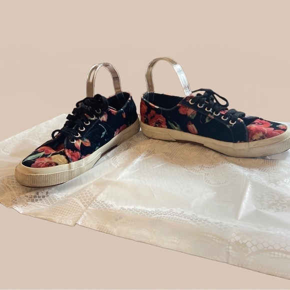 Superga Anthropologie Sneakers Floral Velvet Low Top Platform Women’s 9 1/2 - Picture 3 of 9